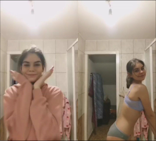 Banyoda sevgilisi için soyunan utangaç çıtır